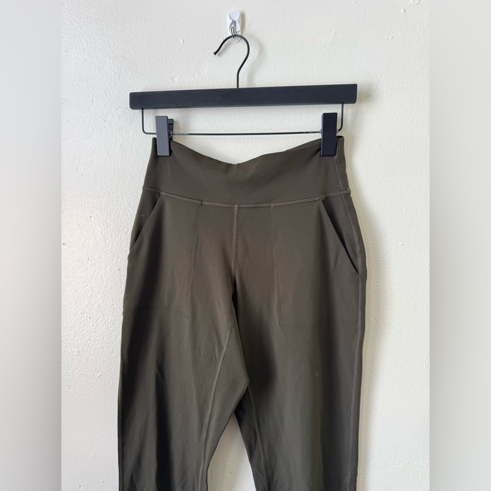 lululemon Align Joggers - Picture 4 of 8